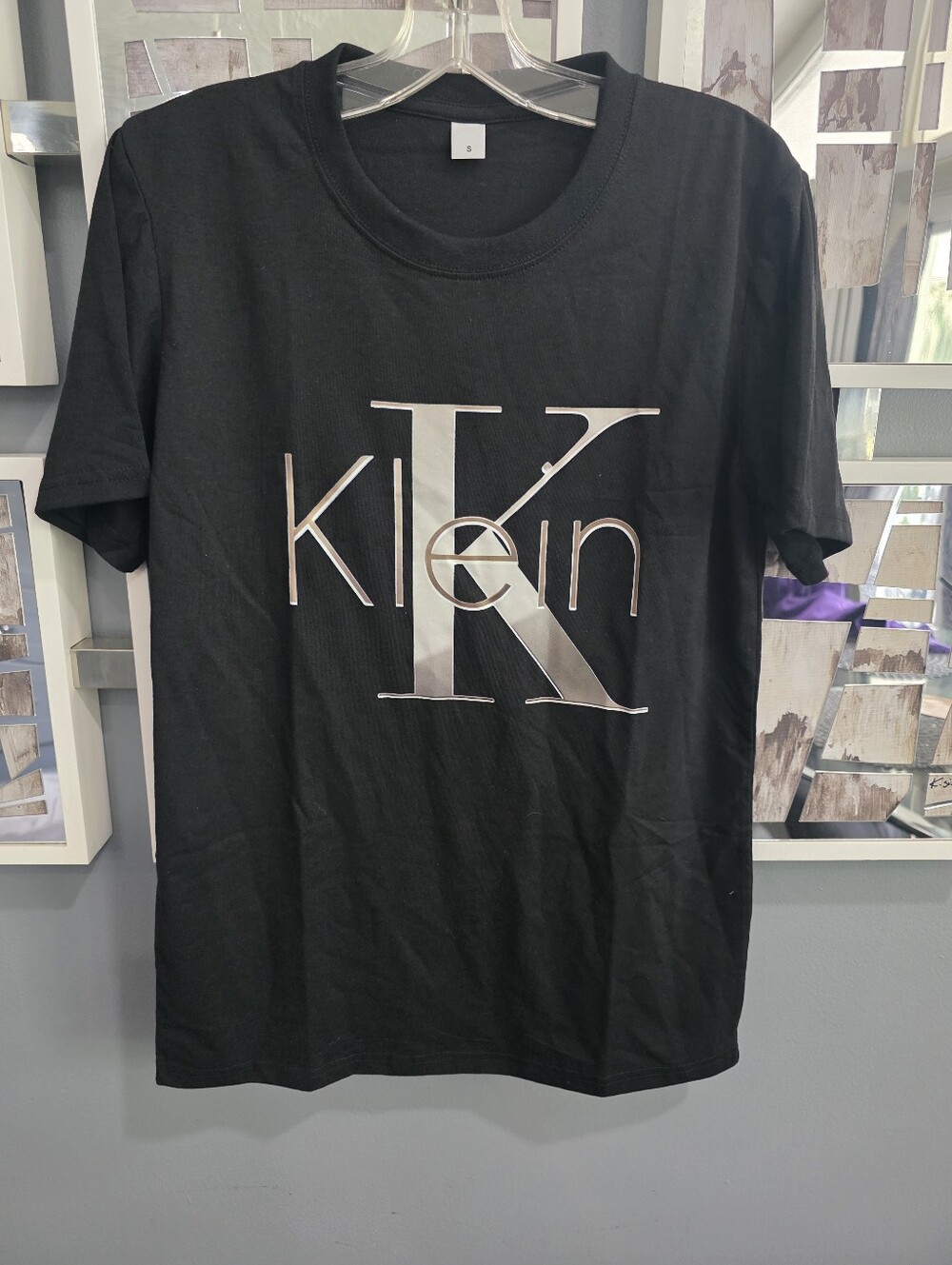 Mens Black T-shirt Small